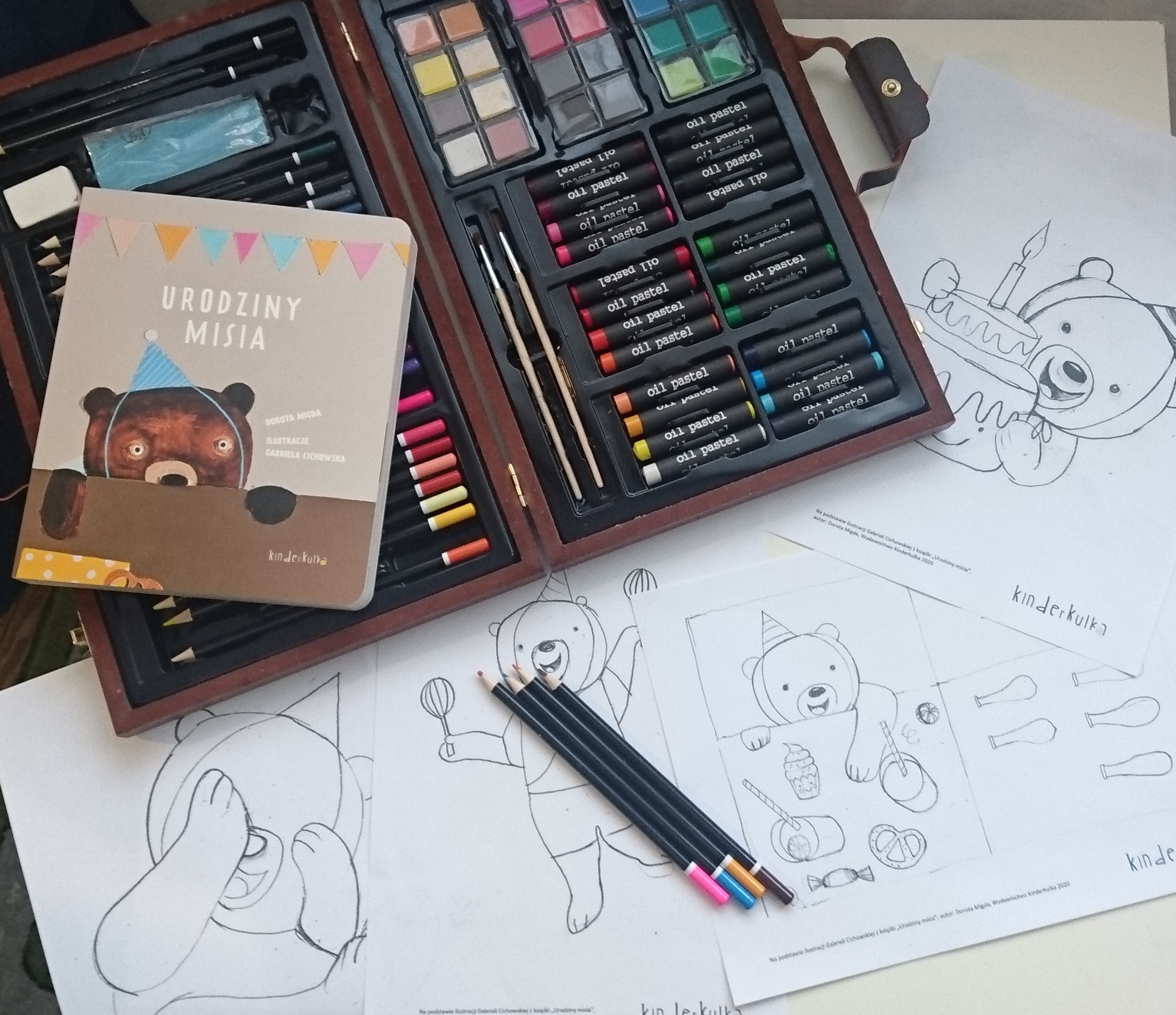 kolorowanki_urodziny_misia_kinderkulka
